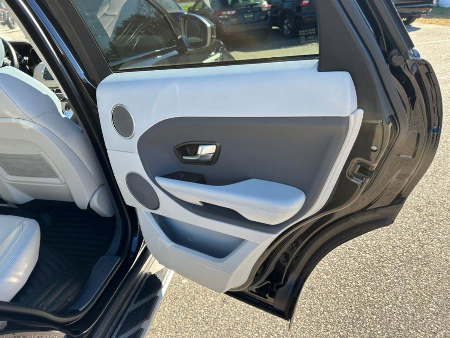 Used 2015 Land Rover Range Rover Evoque Pure Premium image 18