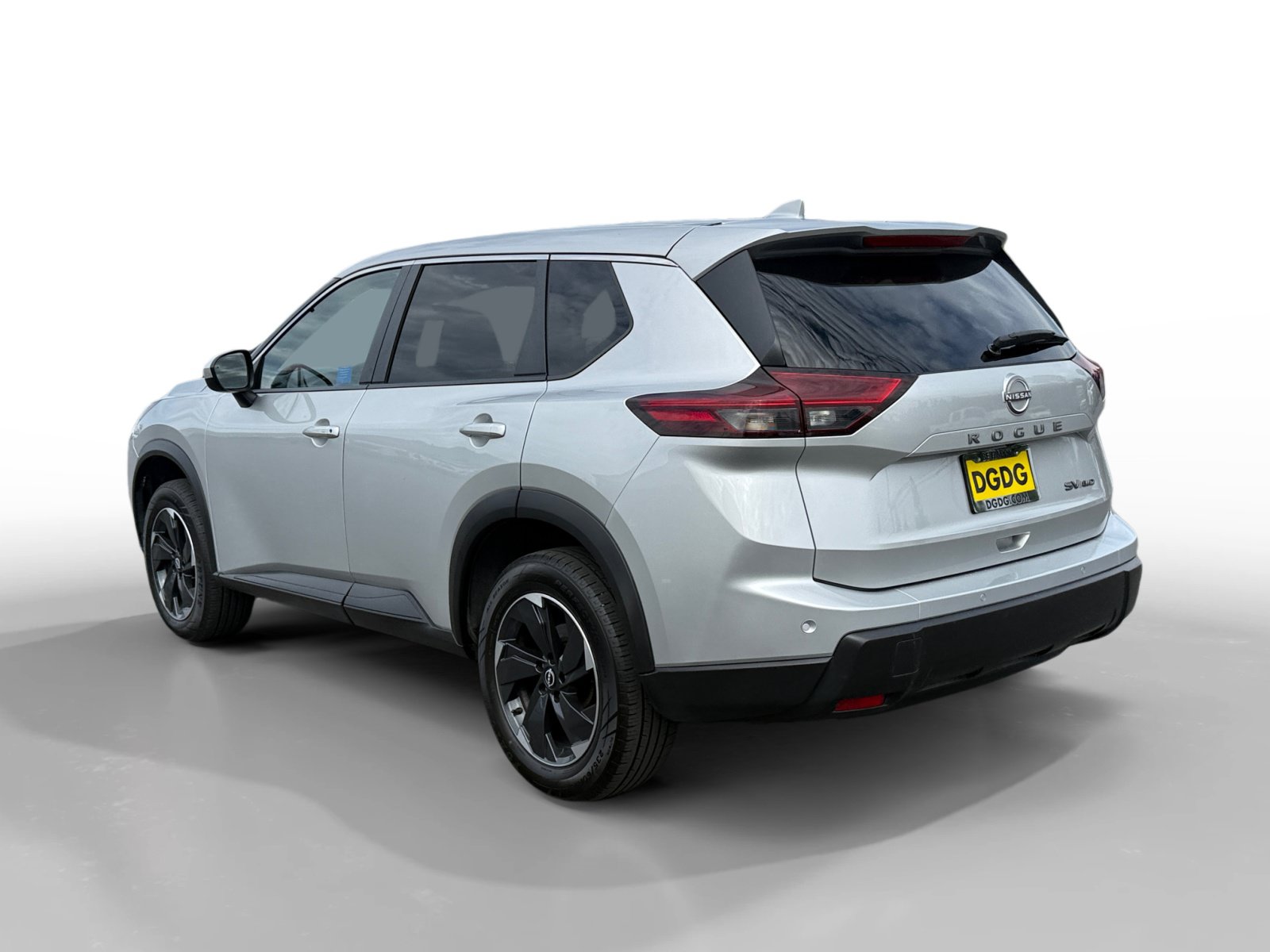 Used 2024 Nissan Rogue SV AWD/4WD image 3