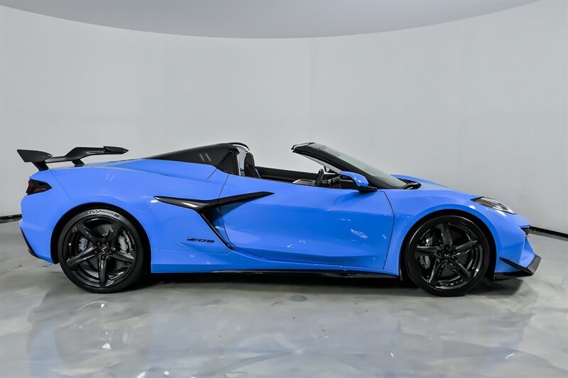 Used 2024 Chevrolet Corvette Z06 w/ Z07 Performance Package RWD image 14