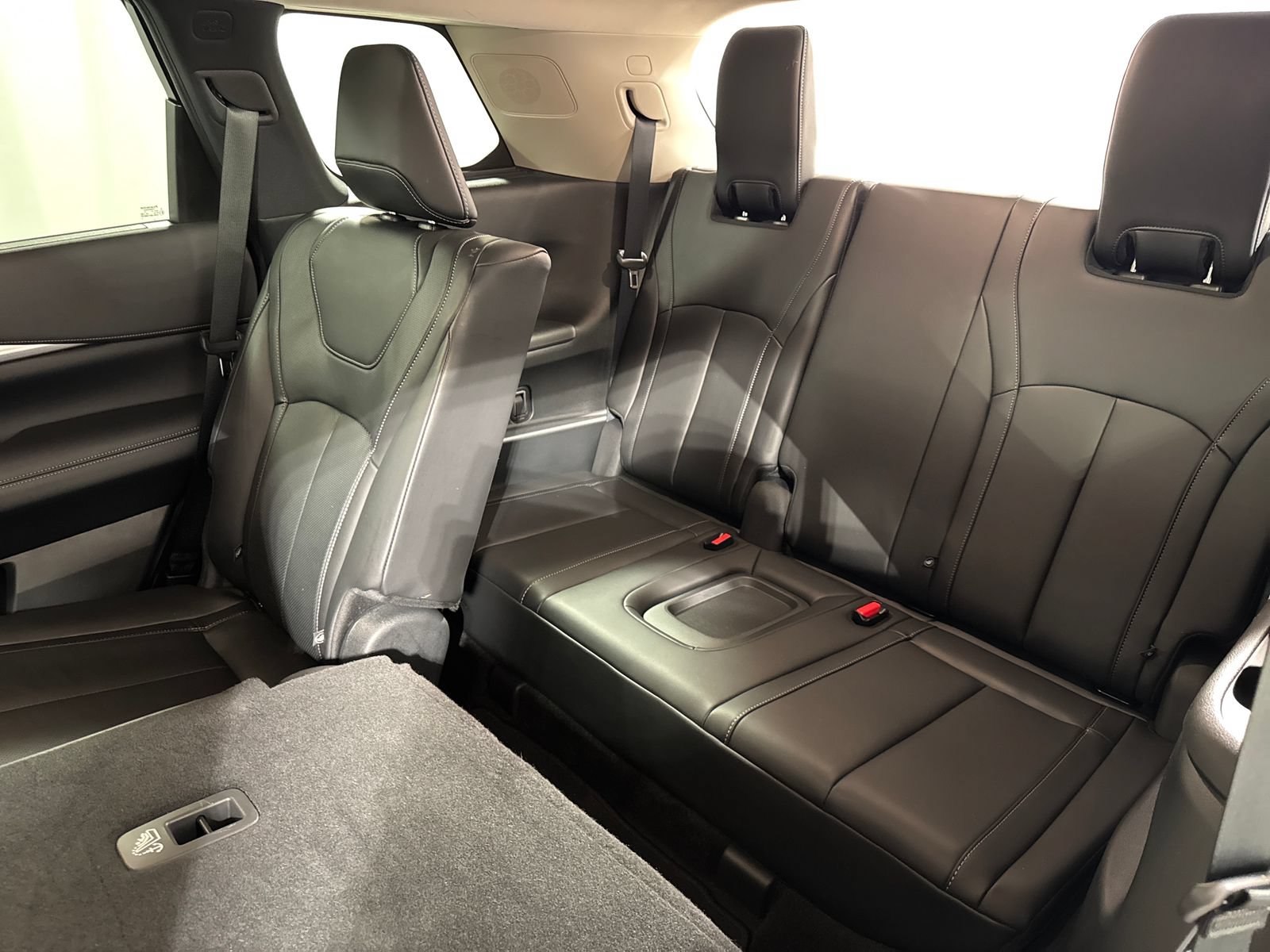 Certified 2025 INFINITI QX60 Luxe w/ Vision Package AWD/4WD image 55