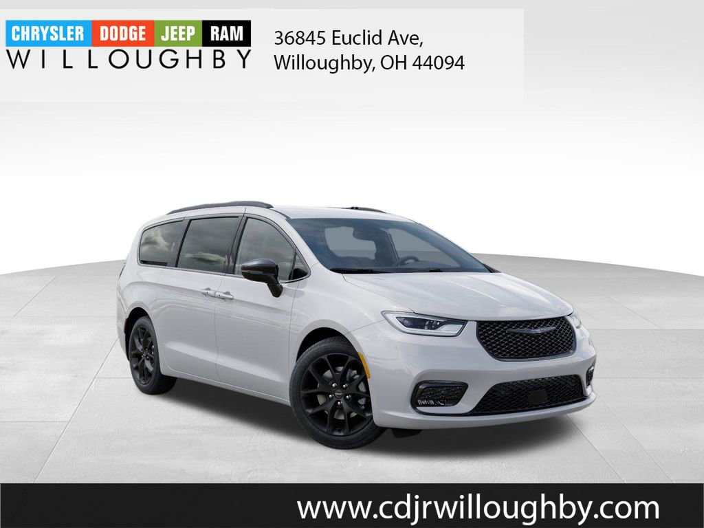 New 2026 Chrysler Pacifica Select w/ S Appearance Package AWD/4WD image 5