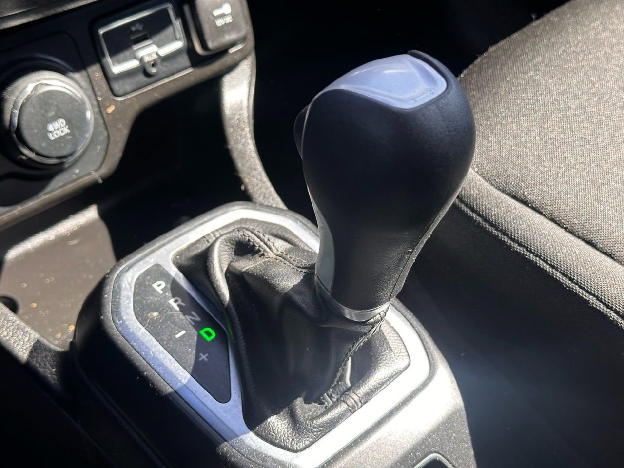 Used 2023 Jeep Renegade Latitude image 32