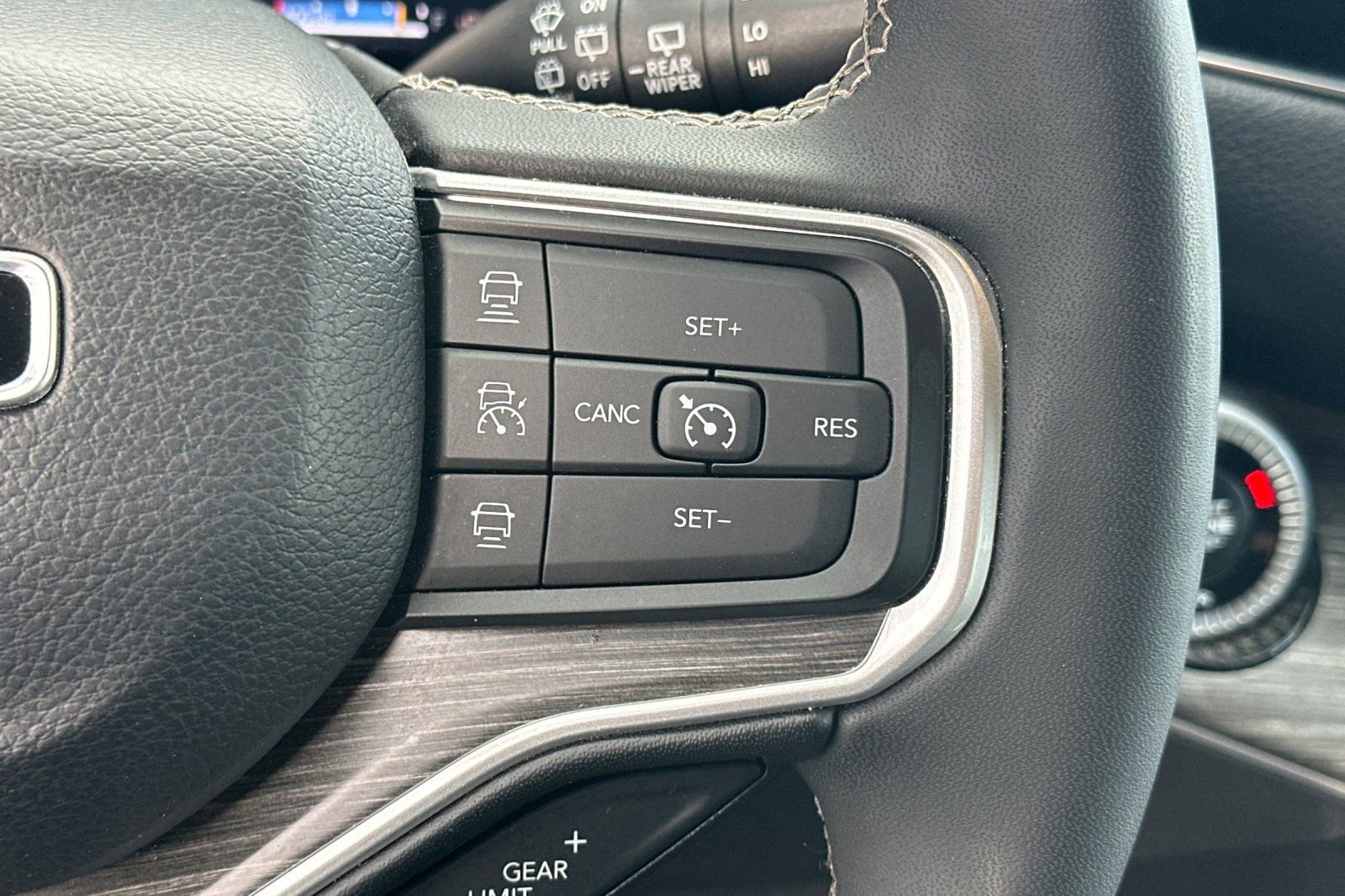 Used 2024 Jeep Wagoneer L Series II w/ Flexible Seating Group image 31