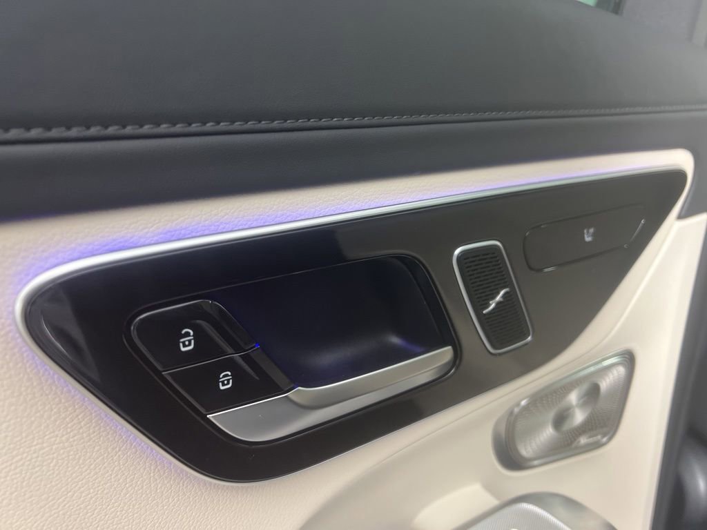 Used 2024 Mercedes-Benz GLC 300 4MATIC image 22