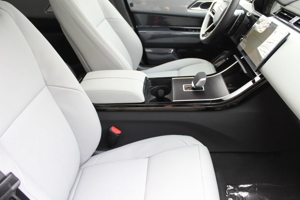 New 2026 Land Rover Range Rover Velar Dynamic SE AWD/4WD image 28