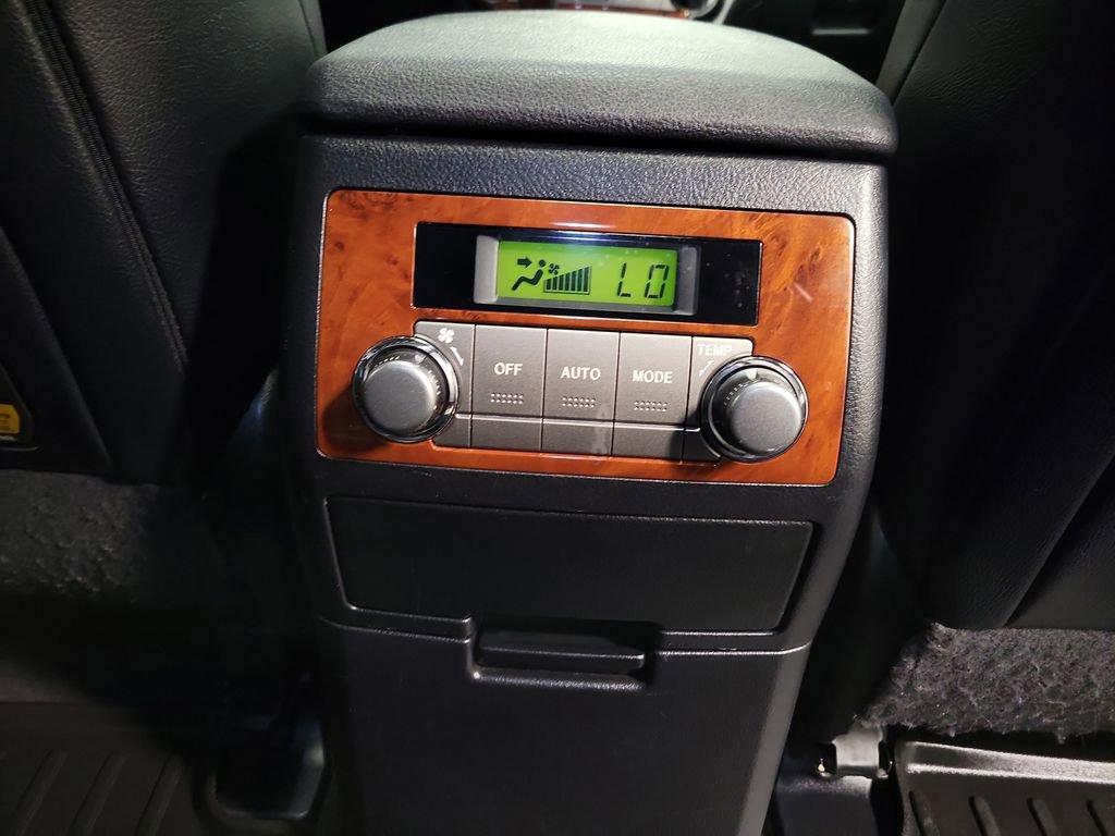 Used 2013 Toyota Highlander Limited AWD/4WD image 28