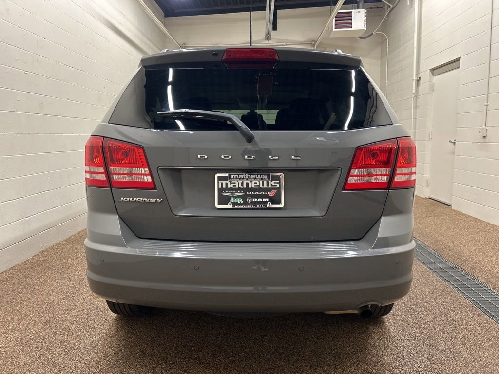 Used 2020 Dodge Journey SE w/ Blacktop Package FWD image 3
