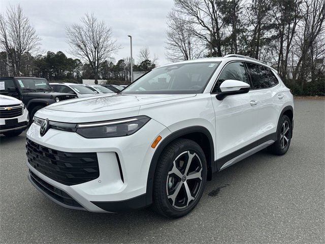 New 2026 Volkswagen Tiguan SE image 1