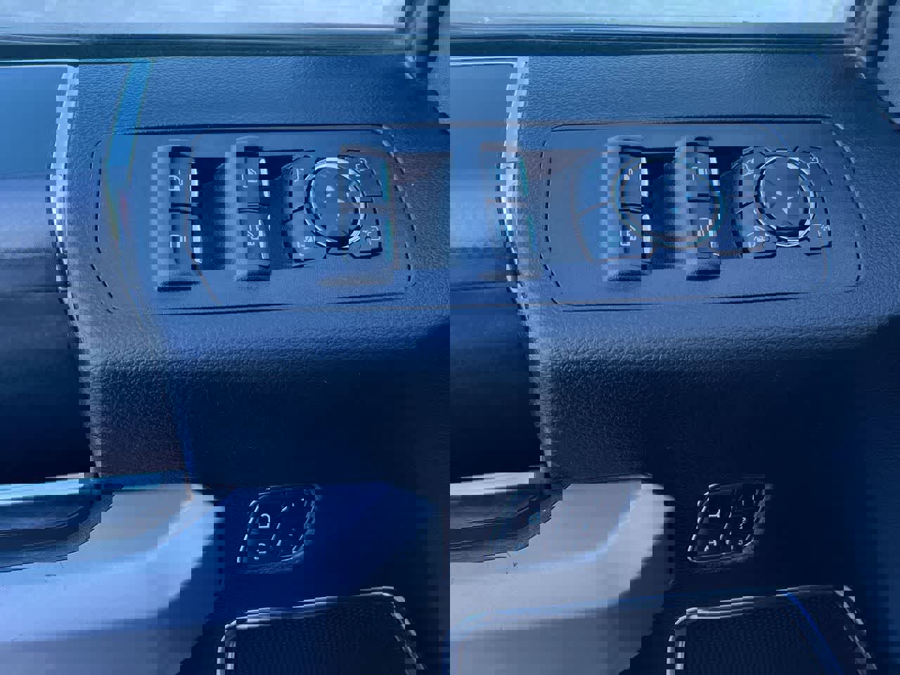 Used 2019 Ford F150 Lariat w/ Equipment Group 502A Luxury image 13