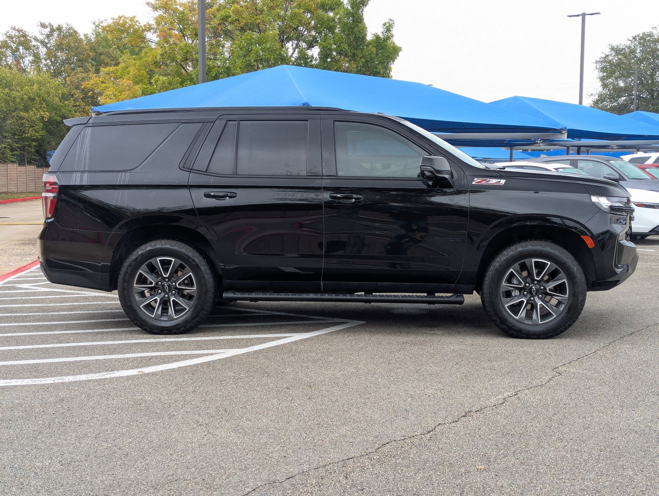 Used 2023 Chevrolet Tahoe Z71 w/ Luxury Package image 3
