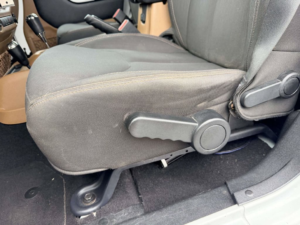 Used 2017 Jeep Wrangler Unlimited Sahara AWD/4WD image 14