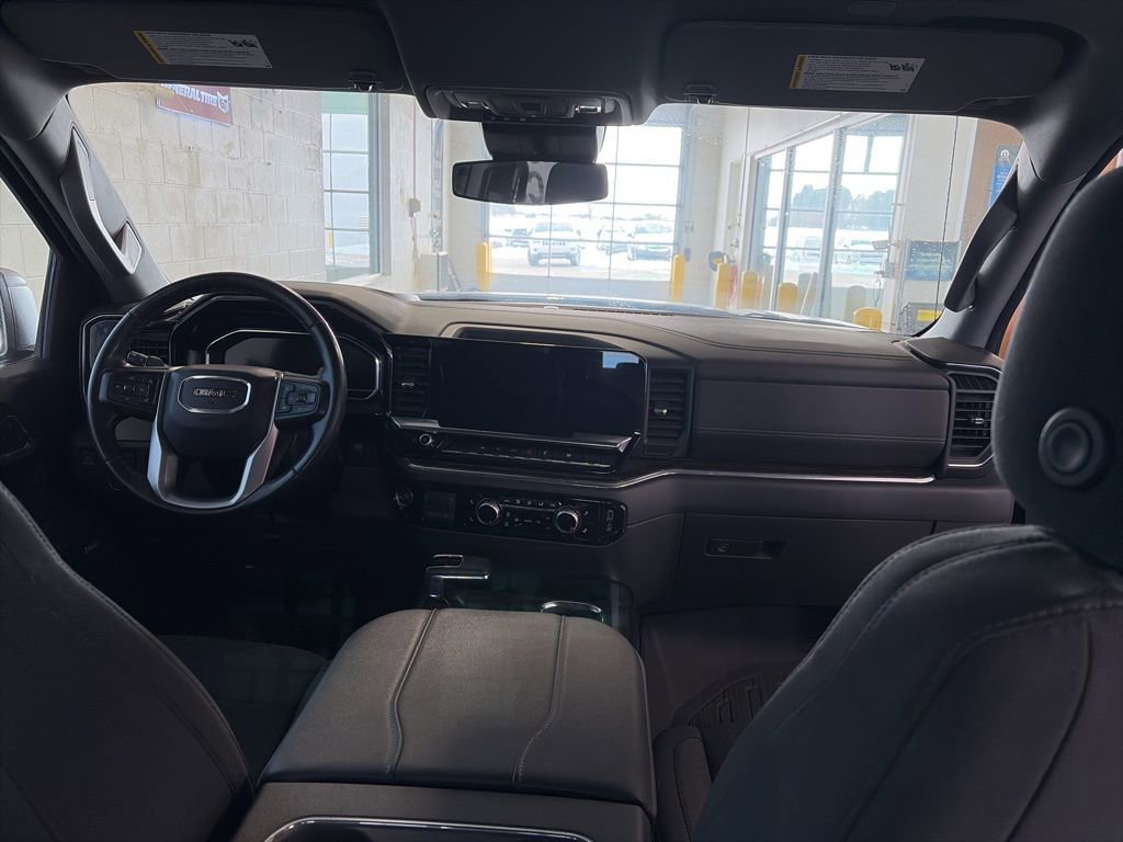 Used 2023 GMC Sierra 1500 Elevation w/ Preferred Package image 4