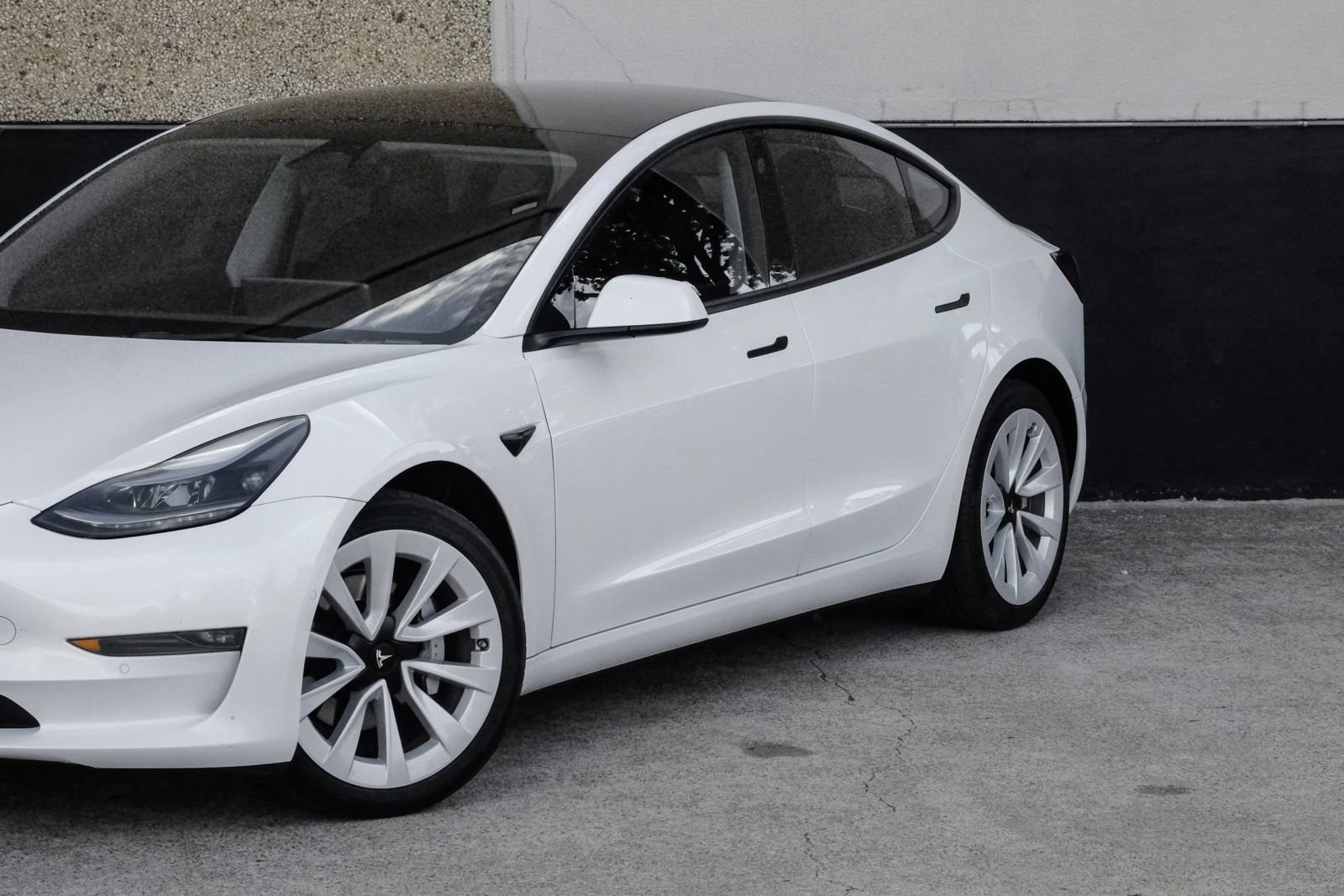 Used 2022 Tesla Model 3 Long Range AWD/4WD image 6