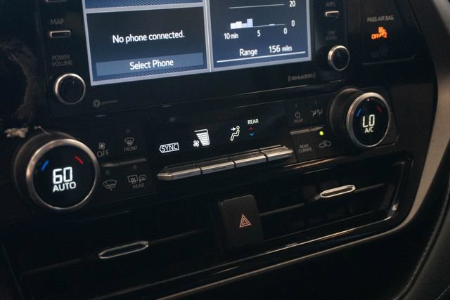 Used 2022 Toyota Highlander L FWD image 28