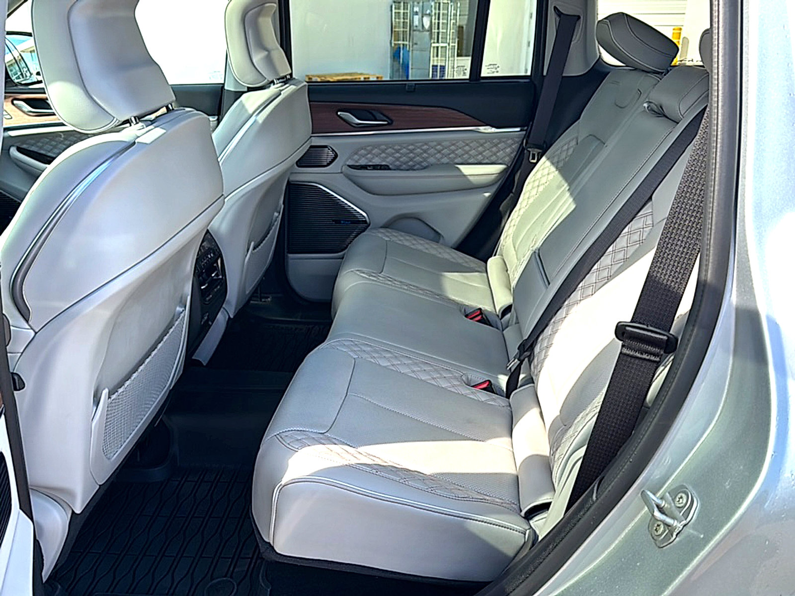 Used 2023 Jeep Grand Cherokee Summit w/ Adv Protech Group IV image 8