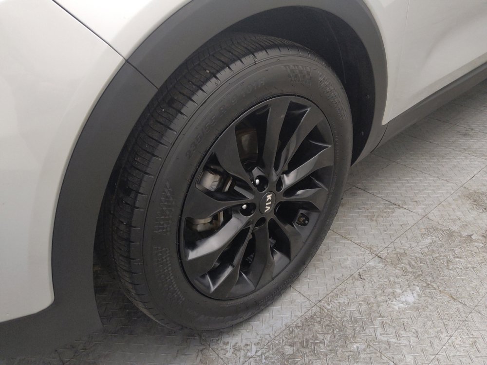 Used 2020 Kia Sorento EX image 31