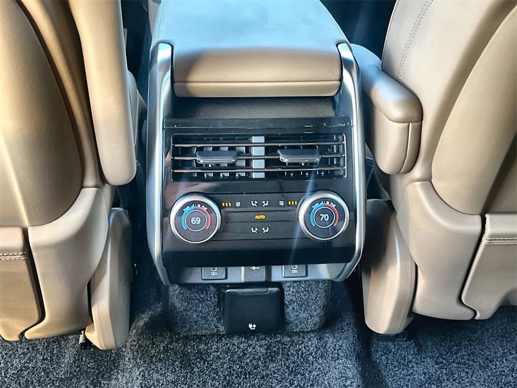 New 2026 Land Rover Range Rover Long Wheelbase SE image 16