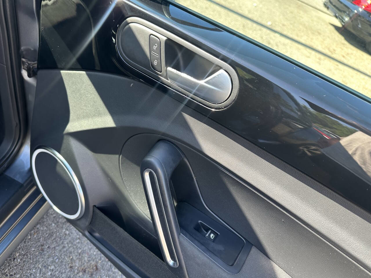 Used 2012 Volkswagen Beetle 2.0T image 22