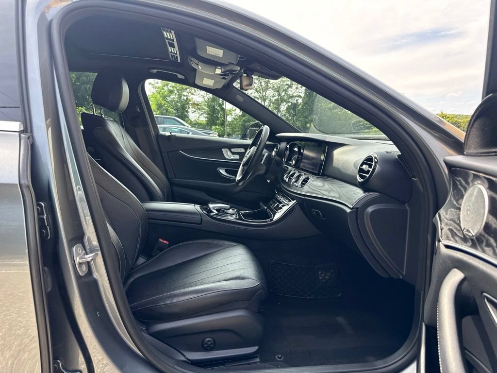 Used 2017 Mercedes-Benz E 300 4MATIC image 21
