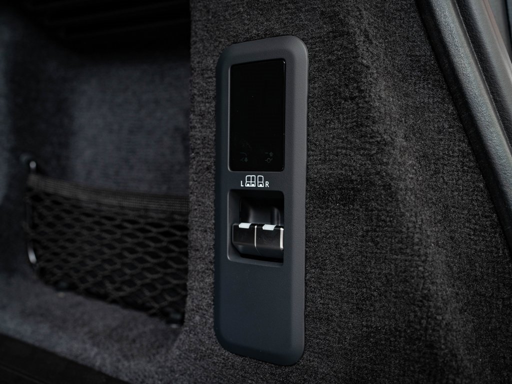 New 2026 Land Rover Range Rover Sport SV image 23