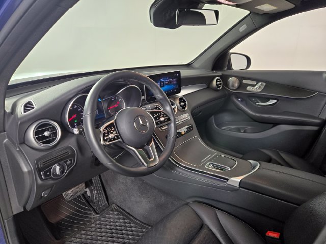 Used 2020 Mercedes-Benz GLC 300 4MATIC image 17