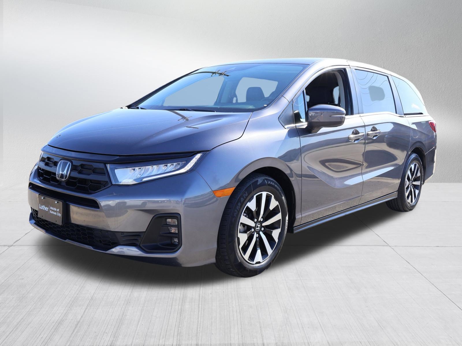 Used 2025 Honda Odyssey EX-L image 3