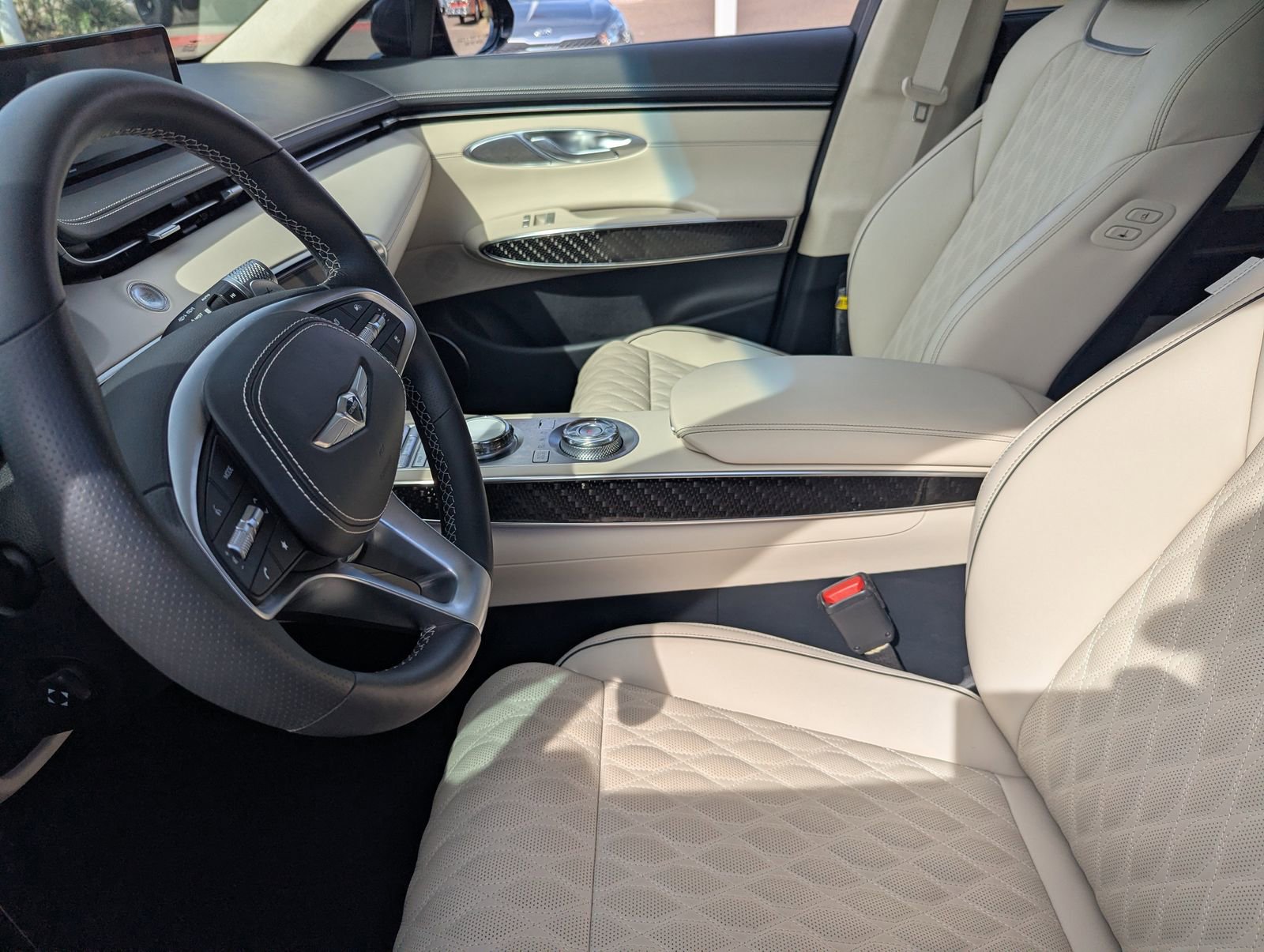 Used 2025 Genesis GV70 3.5T Sport w/ Sport Prestige Package image 18