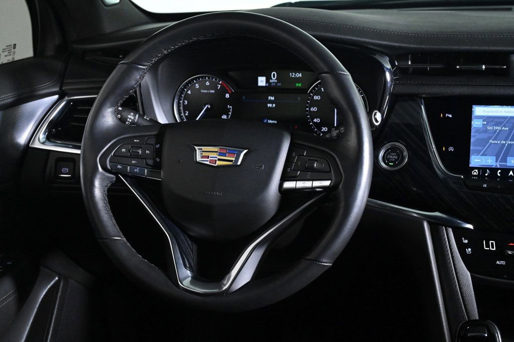 Used 2024 Cadillac XT6 Premium Luxury image 10