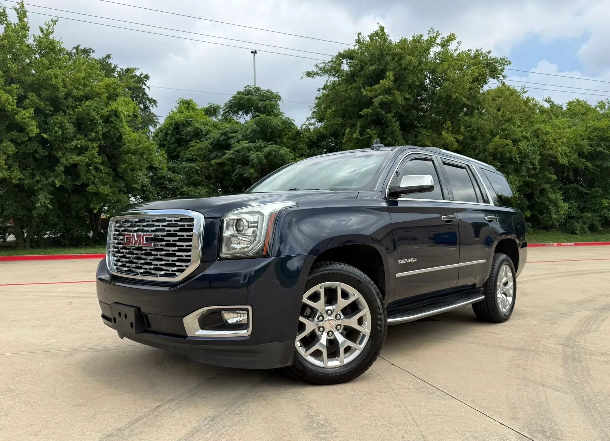 Used 2018 GMC Yukon Denali w/ Enhanced Security Package RWD image 17