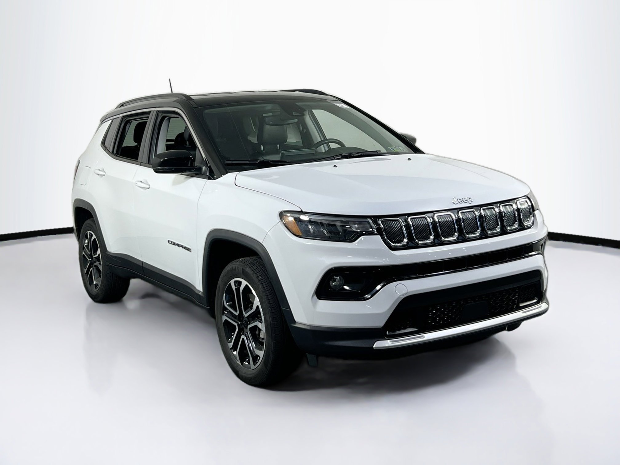 Used 2022 Jeep Compass Limited image 3