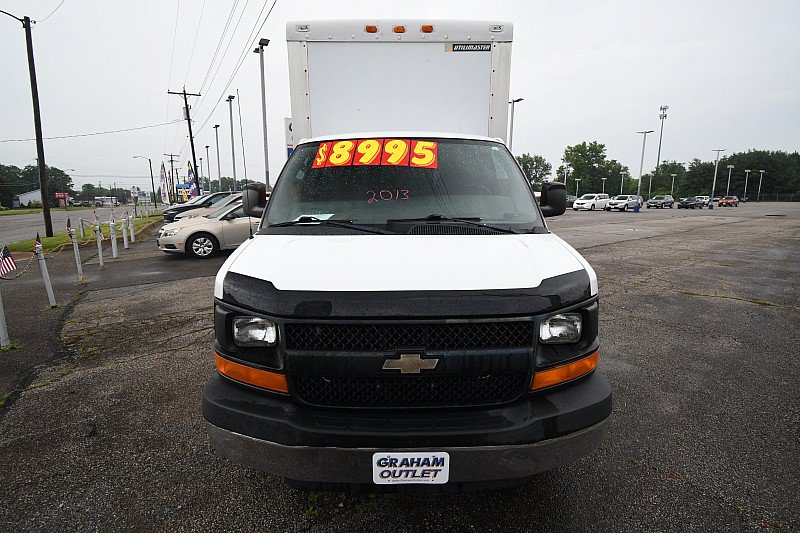 Used 2013 Chevrolet Express 3500 RWD image 2