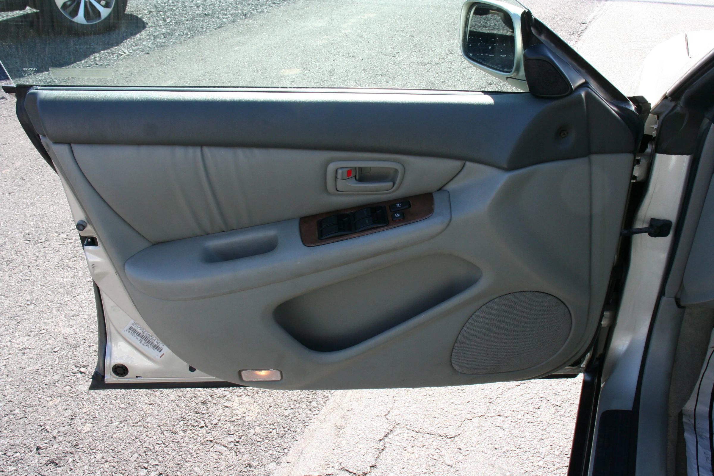 Used 1999 Lexus ES 330 FWD image 30