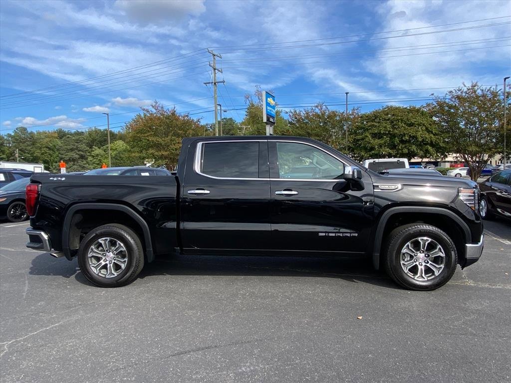 Used 2025 GMC Sierra 1500 SLT image 2