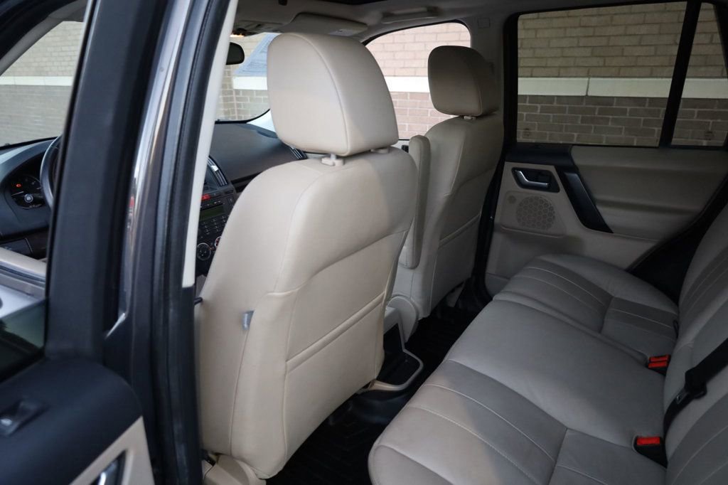 Used 2012 Land Rover LR2 HSE image 17