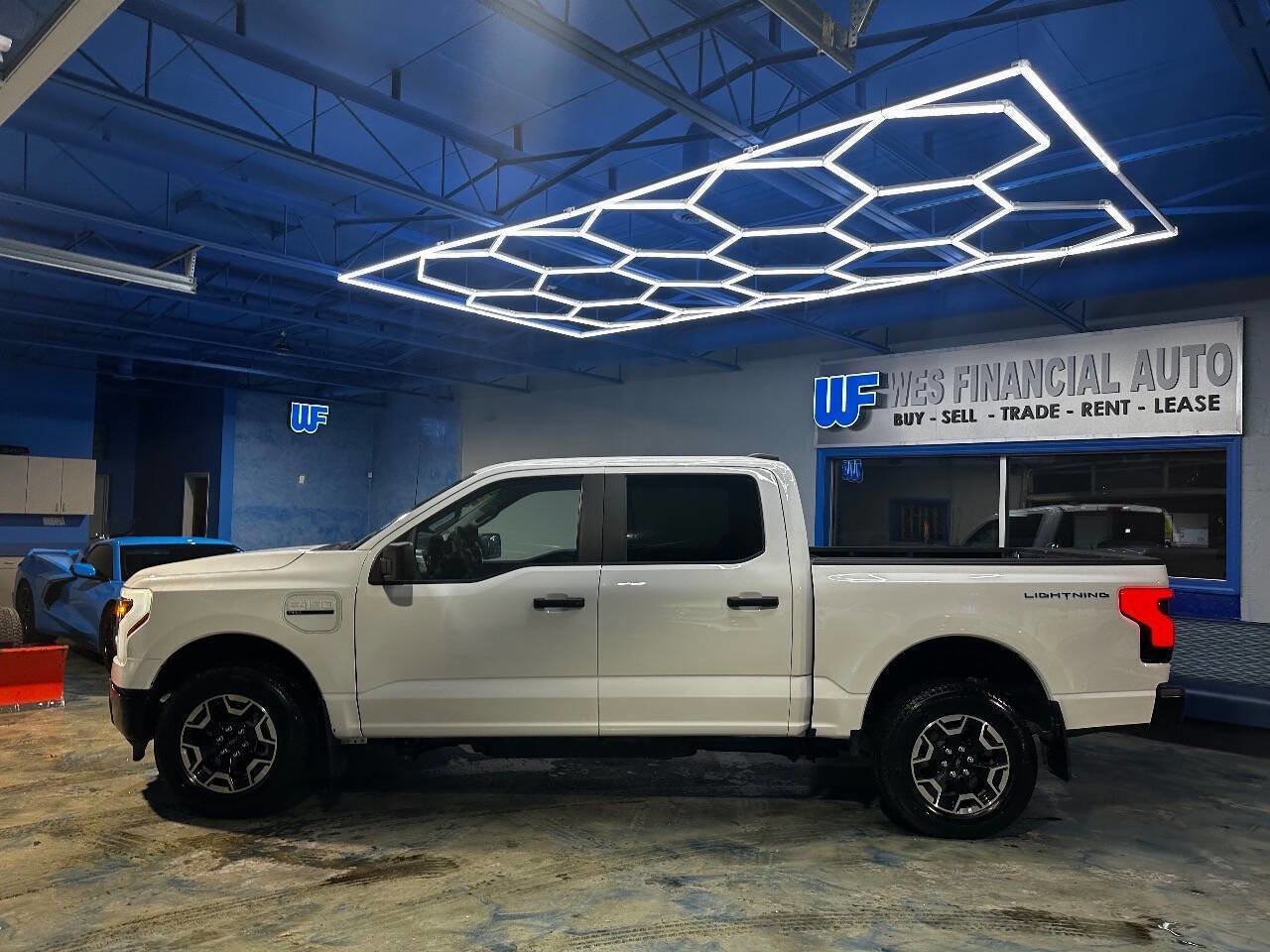 Used 2022 Ford F150 Lightning Pro image 13