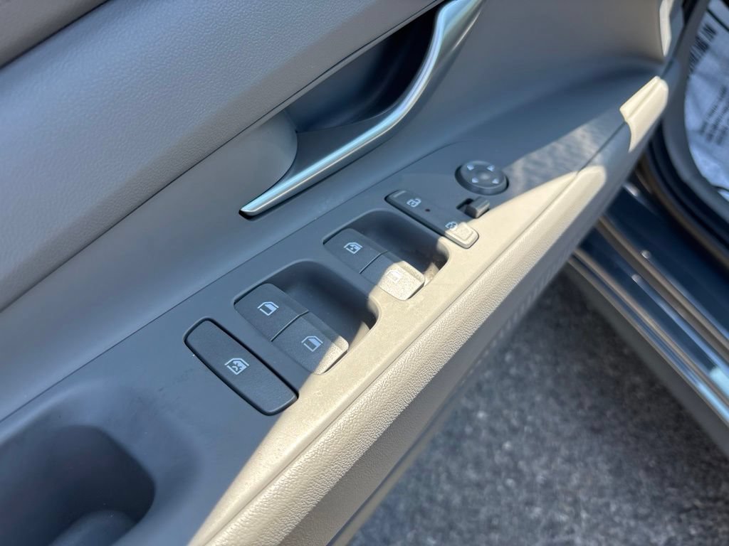 Certified 2024 Hyundai Elantra SEL FWD image 19