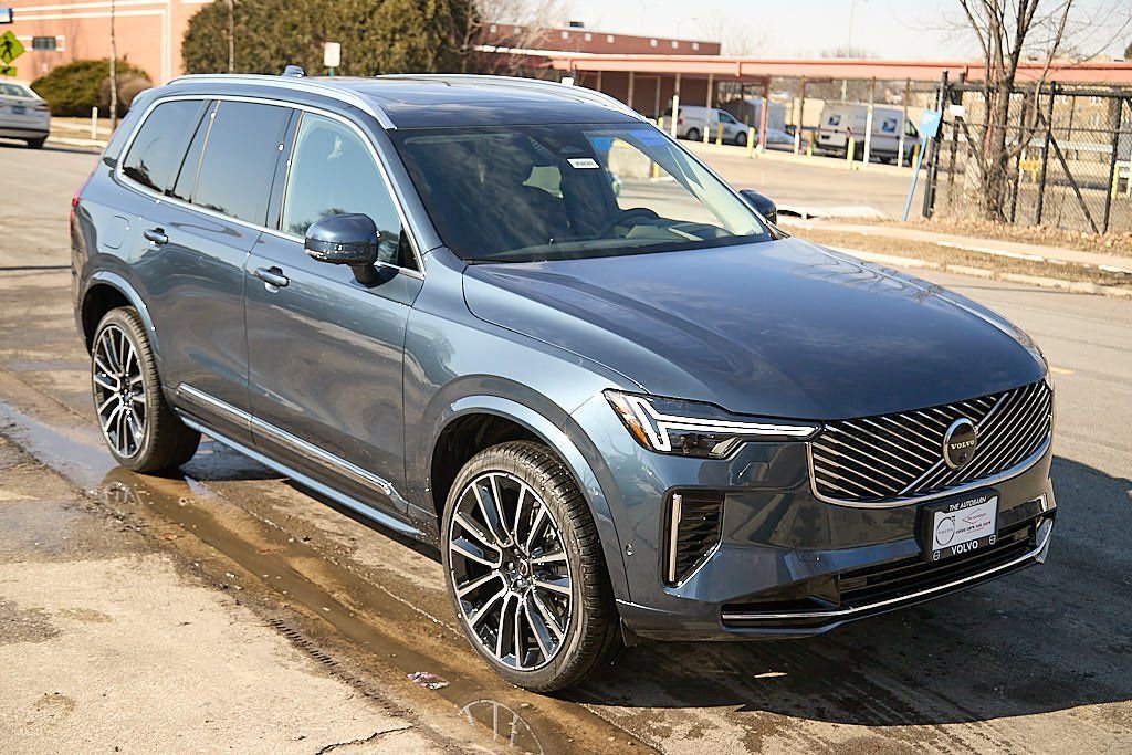 New 2026 Volvo XC90 B6 Ultra w/ Protection Package image 4