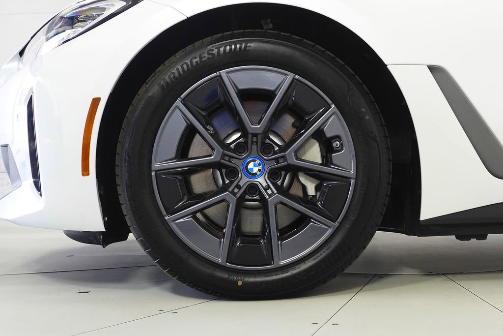 Certified 2023 BMW i4 eDrive40 RWD image 5