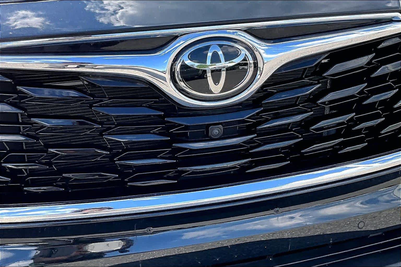 Used 2022 Toyota Highlander Limited AWD/4WD image 58