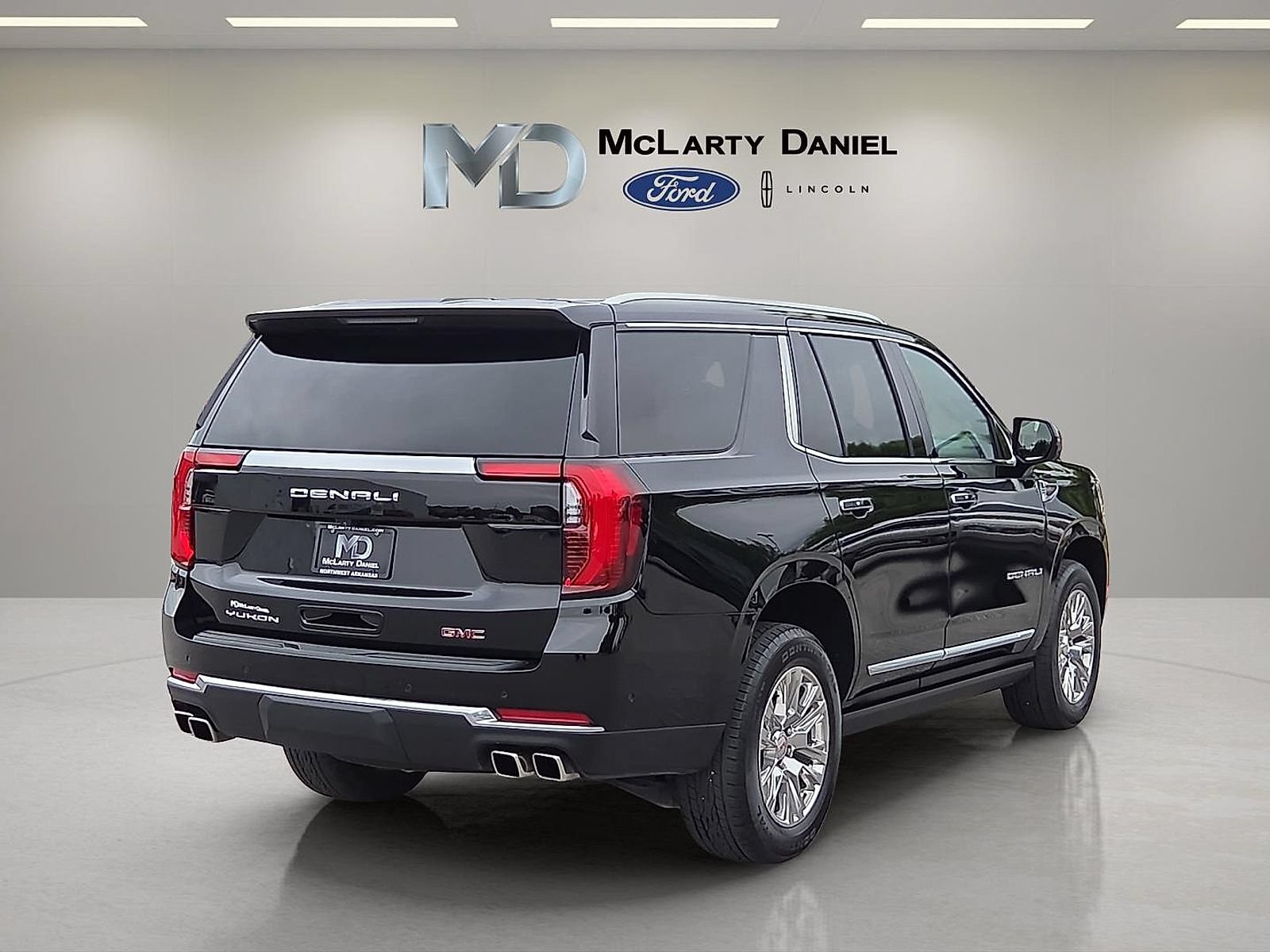 Used 2025 GMC Yukon Denali w/ Sun & Power Step Package AWD/4WD image 5