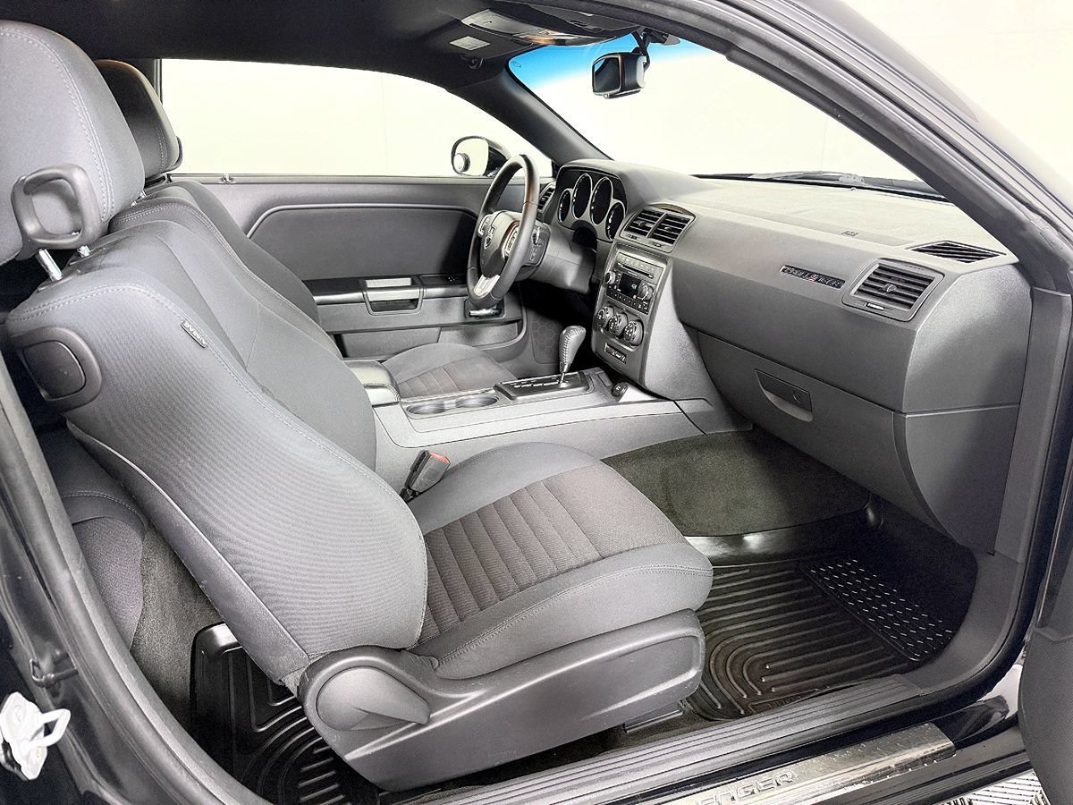 Used 2012 Dodge Challenger R/T RWD image 41