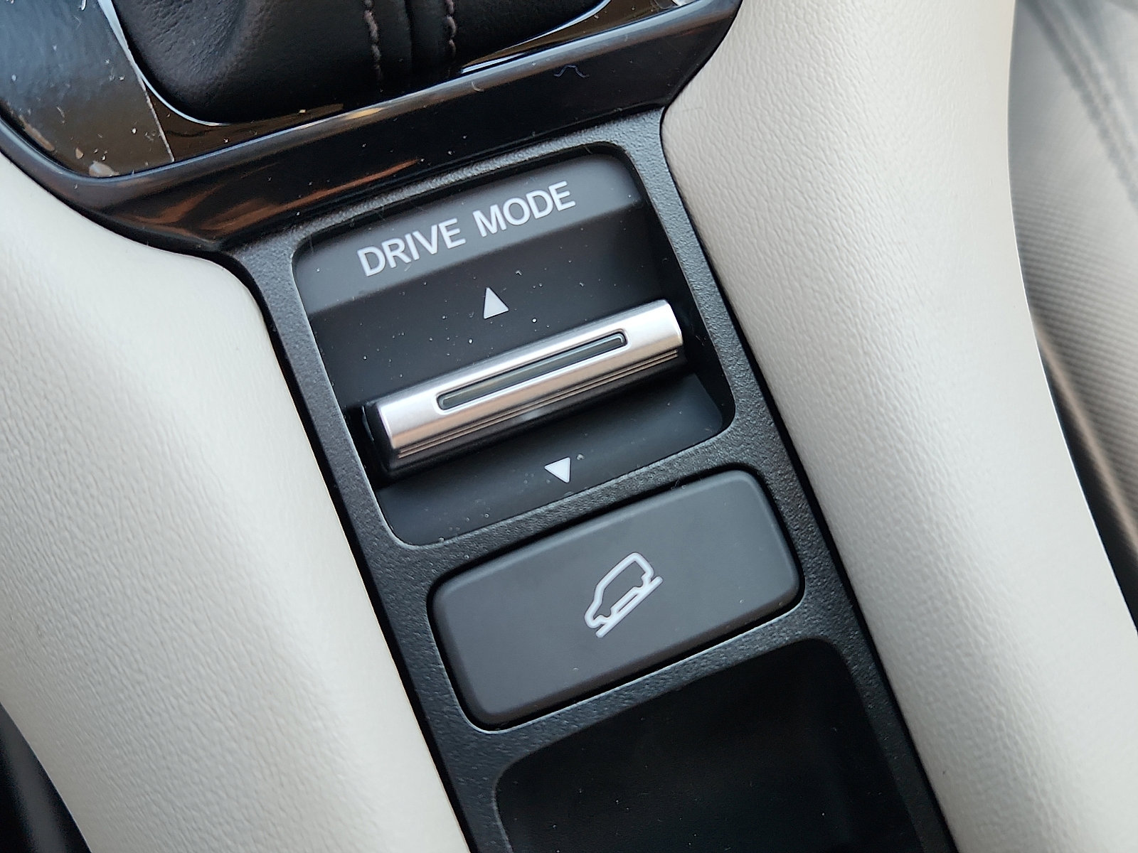 New 2026 Honda HR-V LX image 14