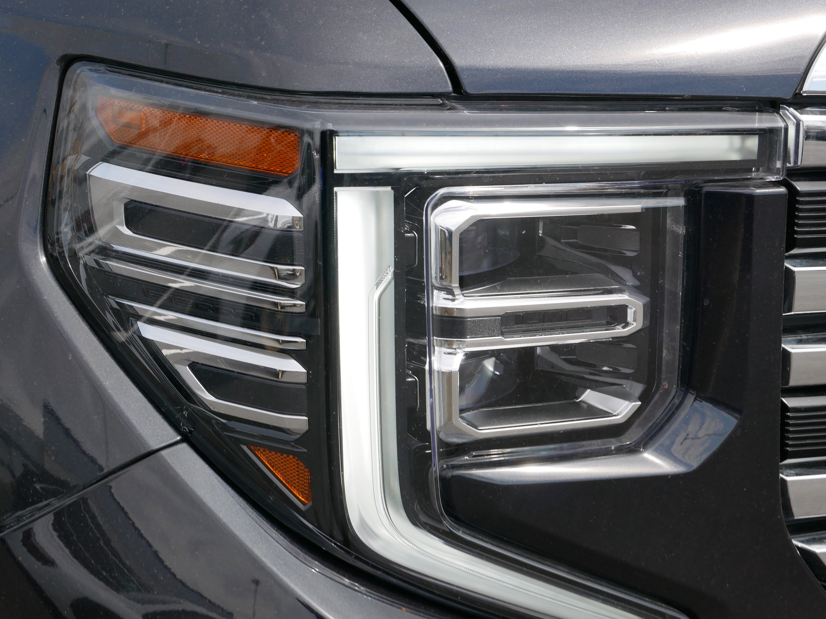 Used 2022 GMC Sierra 1500 SLT w/ SLT Premium Plus Package AWD/4WD image 16