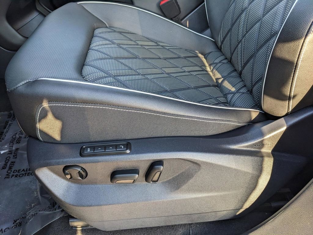 Used 2025 Volkswagen Atlas SEL Premium R-Line image 21