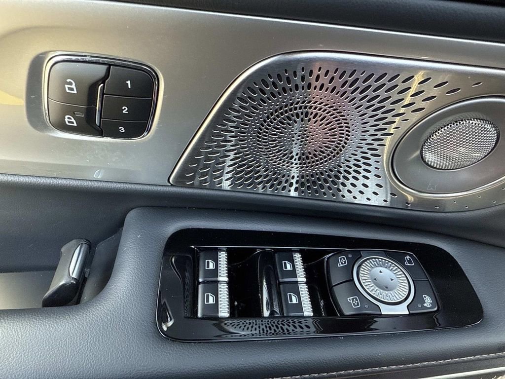 Certified 2024 Lincoln Nautilus Reserve w/ Equipment Group 203A image 19