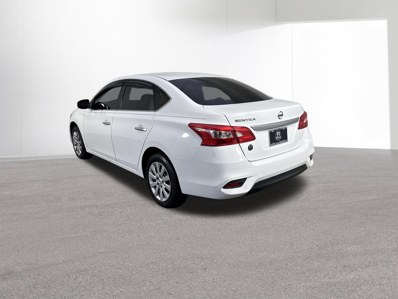 Used 2016 Nissan Sentra S FWD image 29