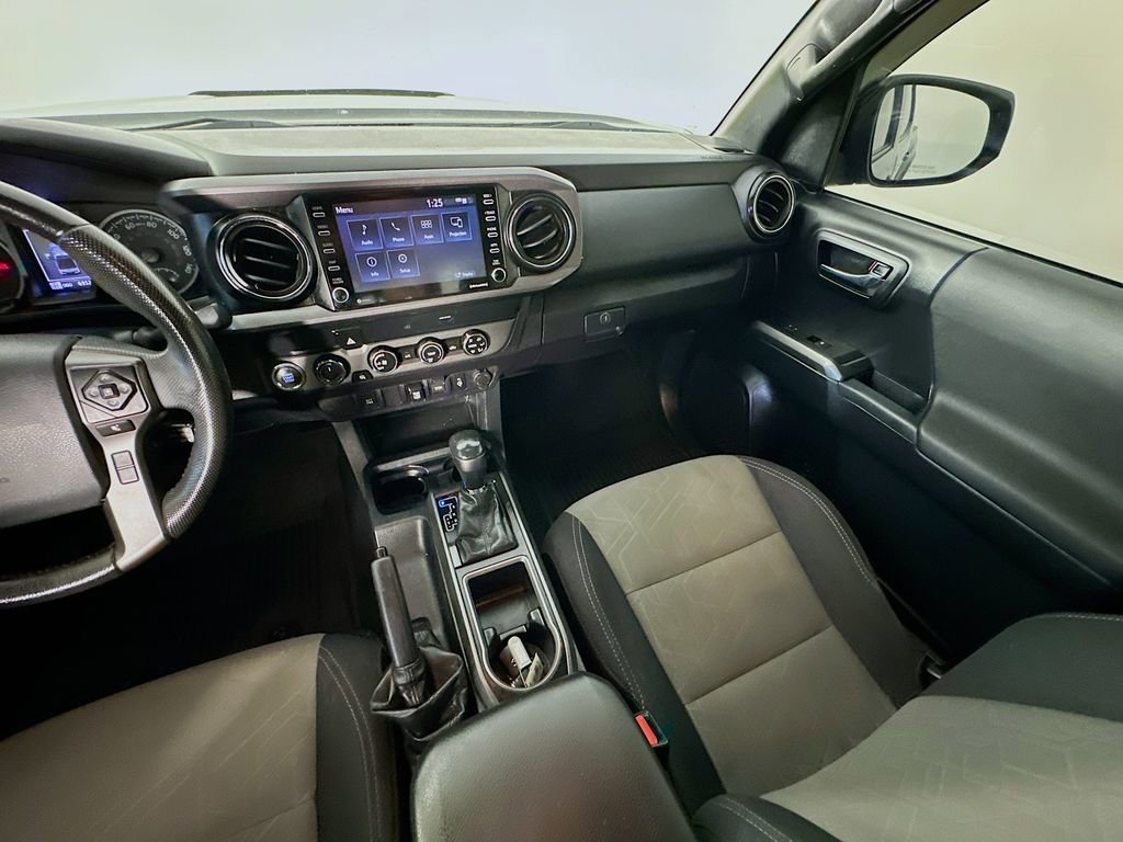 Used 2020 Toyota Tacoma TRD Off-Road AWD/4WD image 11