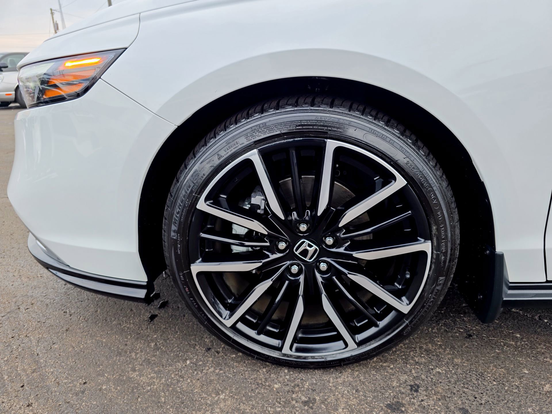 Used 2023 Honda Accord Touring image 9