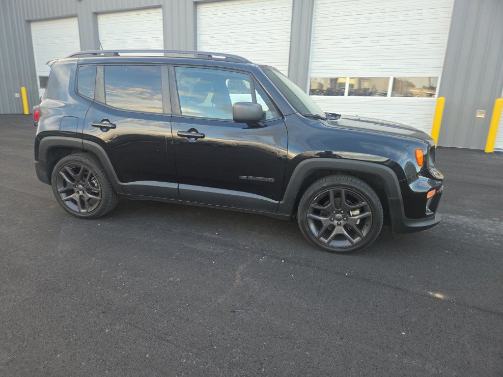 Used 2021 Jeep Renegade Latitude FWD image 22