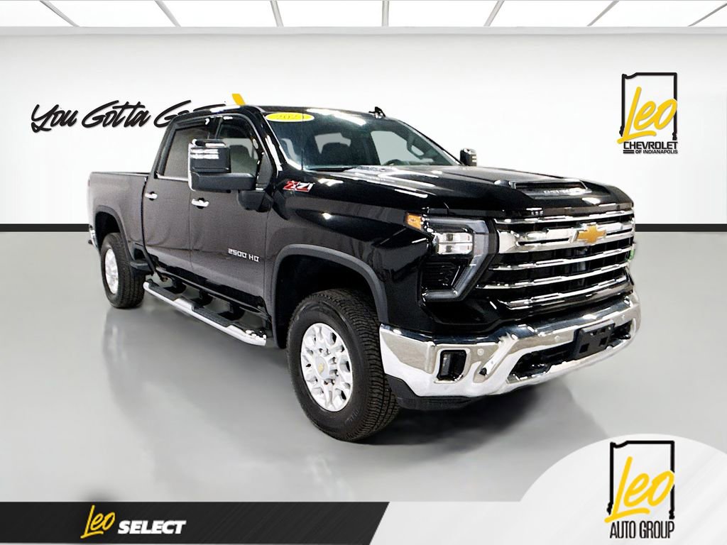Used 2024 Chevrolet Silverado 2500 LTZ w/ LTZ Convenience Package AWD/4WD image 3